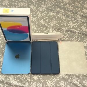 Blue apple ipad A16 BRAND NEW MINT CONDITION WITH APPLE PENCIL USB-C WITH CASE